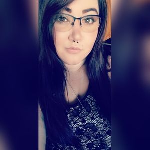 Meet your Posher, Selena